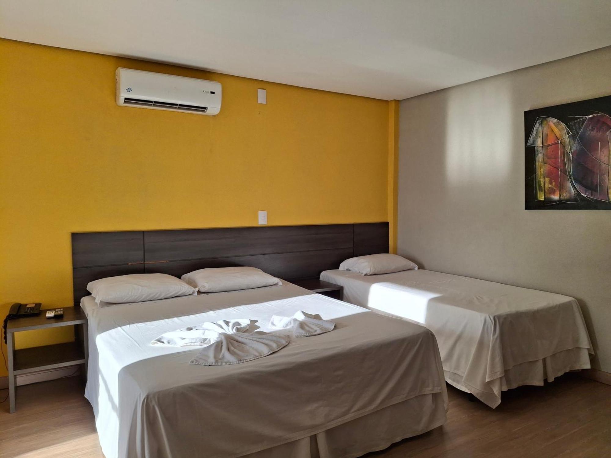 Onix Inn Hotel Cravinhos Eksteriør billede